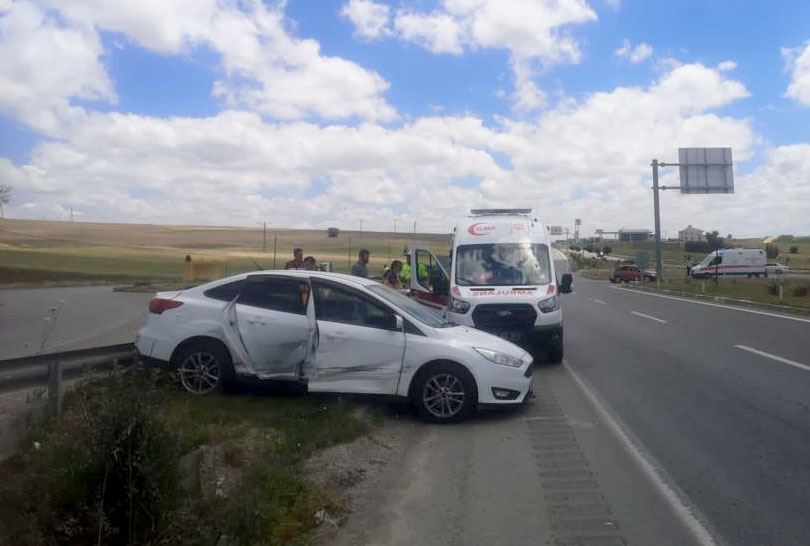 İki Otomobilin Çarpıştığı Trafik Kazasında 5 Kişi Yaralandı