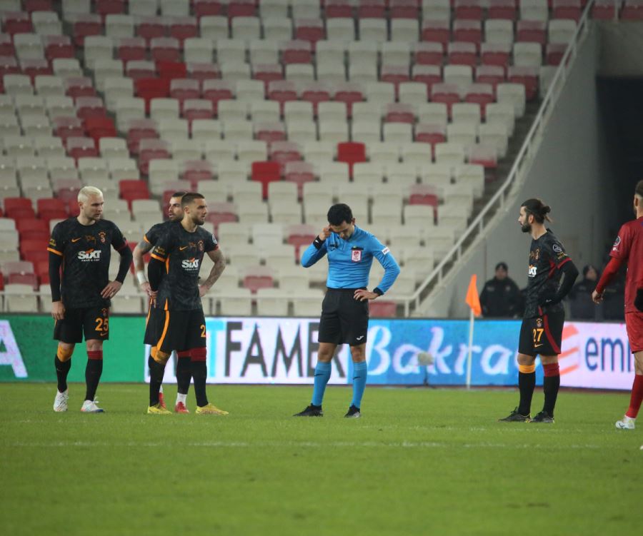 Sivasspor-Galatasaray Maçının VAR Konuşmaları Ortaya Çıktı
