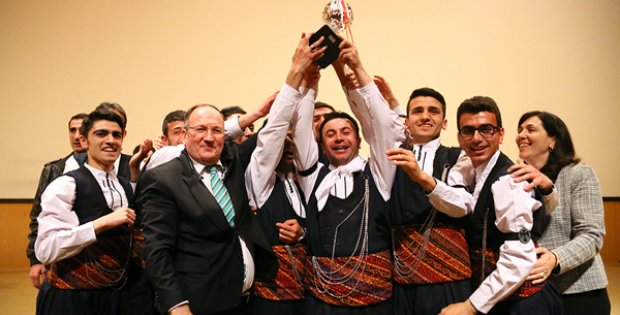 CÜ Halk Oyunları Ekibi Türkiye 1.´Si Oldu