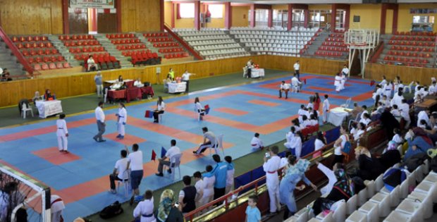 Karate Turnuvası Olaylar Nedeniyle Sönük Geçti