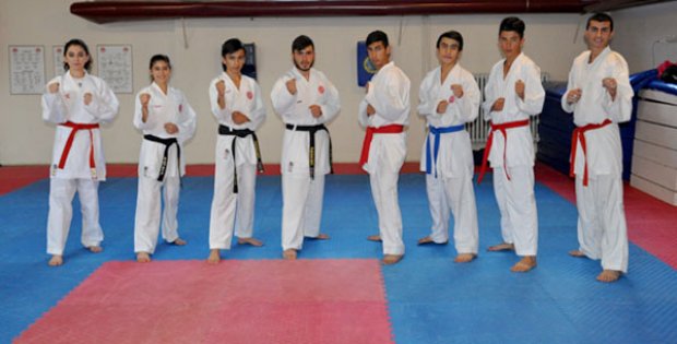 Karatecilerin Gözü Altın Madalyada
