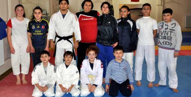 Sivaslı Judocular Kırşehir Yolcusu