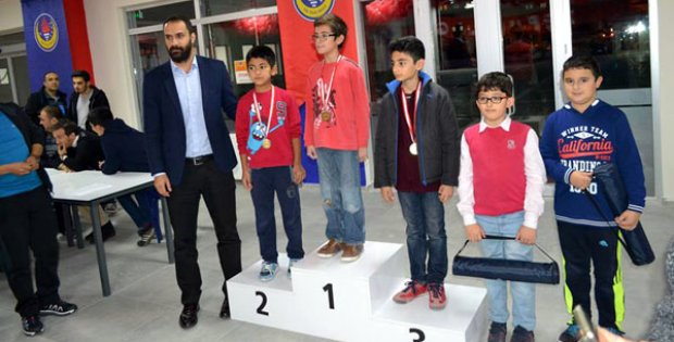 TED Sivas Koleji Satranç Turnuvasına Yoğun Katılım
