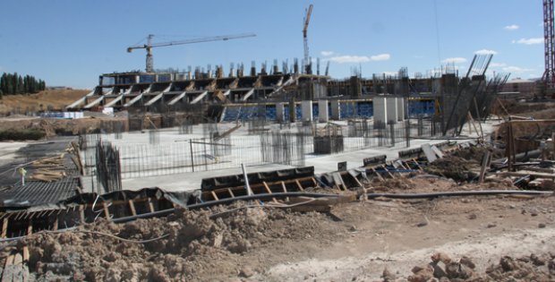 Yeni Sivas 4 Eylül Stadyumu İnşaatı Hızla Yükseliyor